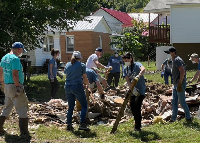 img_volunteer-and-charitable-giving_2022